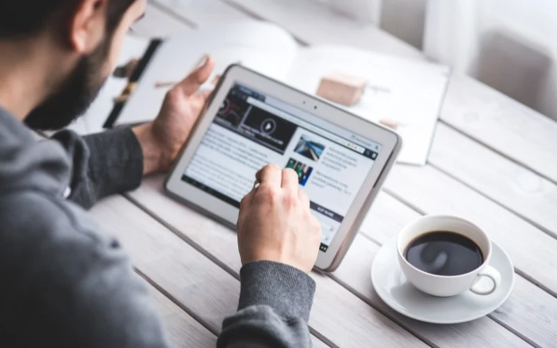 social media marketing vs social media management